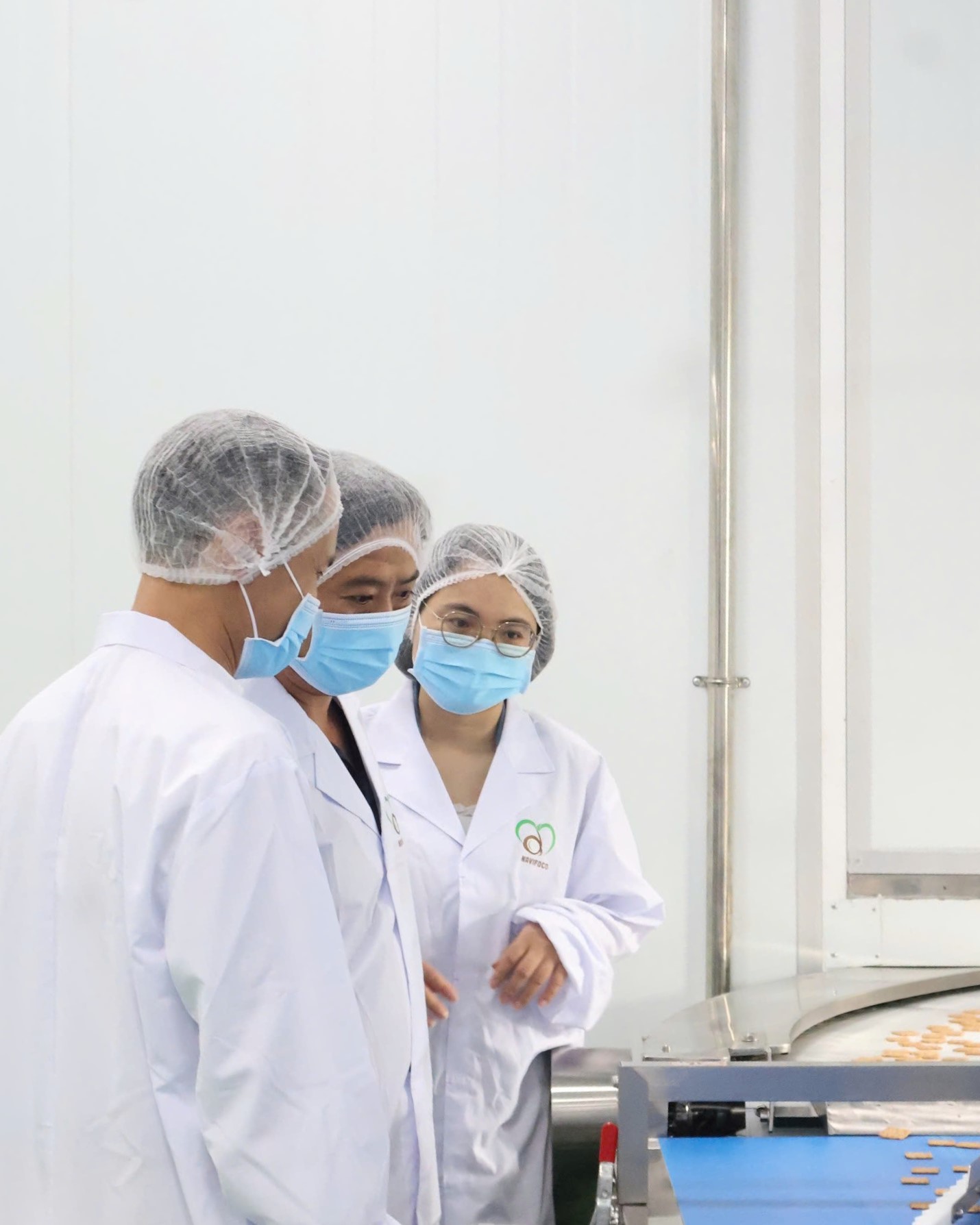 Chuyên gia đánh giá thực tế các phân xưởng và dây chuyền sản xuất